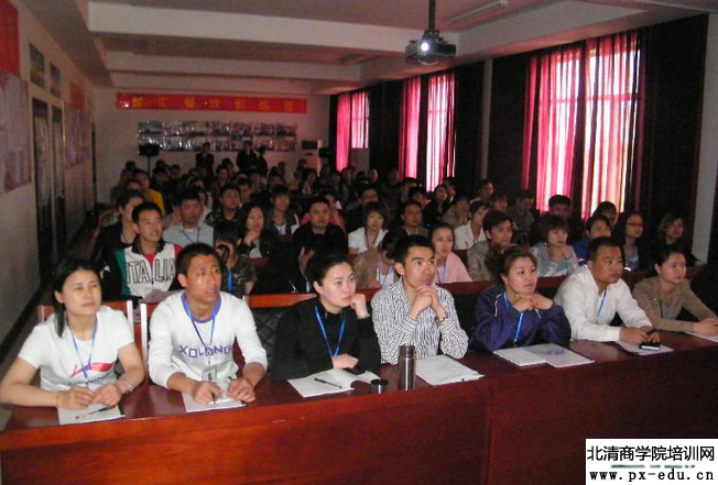 《如何做一名成功的店长》 《如何做一名成功的店长》