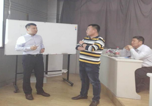 石泽杰老师为山东财经大学EMBA总裁班授课 石泽杰老师为山东财经大学EMBA总裁班授课