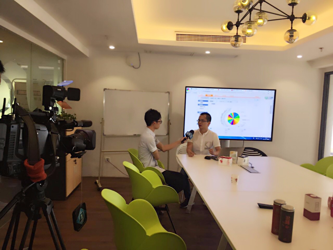 李达聪老师接受厦门卫视《厦视新闻》专访