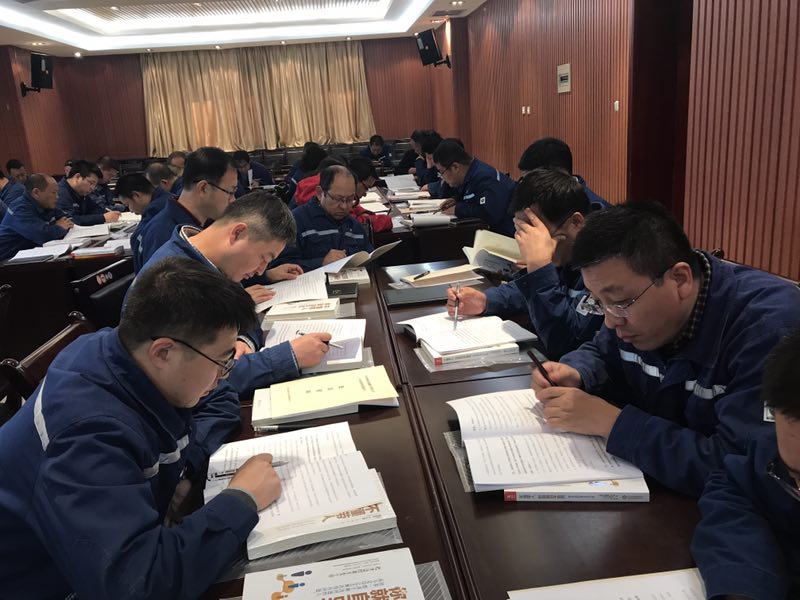 秦浩洋老师为山西榆林某公司讲授《中层管理技能提升》 秦浩洋老师为山西榆林某公司讲授《中层管理技能提升》