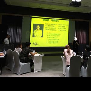 “美二代”总裁班《演讲口才及辩论技巧实战训练》顺利完成! “美二代”总裁班《演讲口才及辩论技巧实战训练》顺利完成!