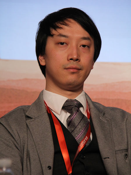 覃璞 覃璞