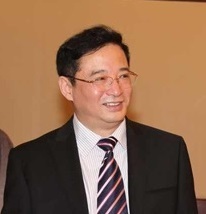 尹宏群