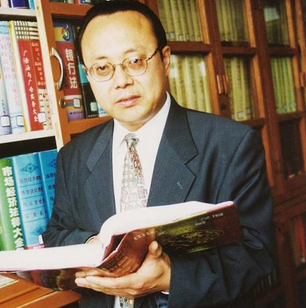 陈凡