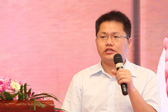李新华 李新华