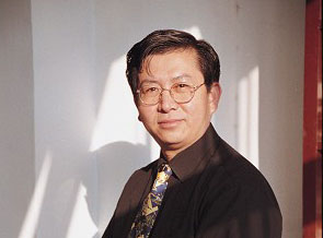 何茂春