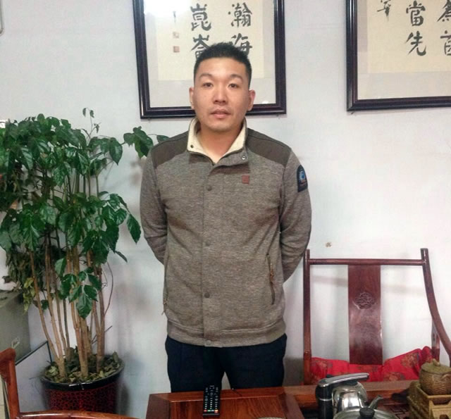 谢百万
