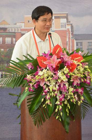 牛洪森 牛洪森