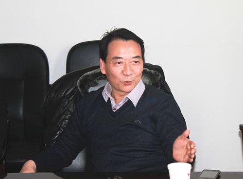 杨汉春 杨汉春