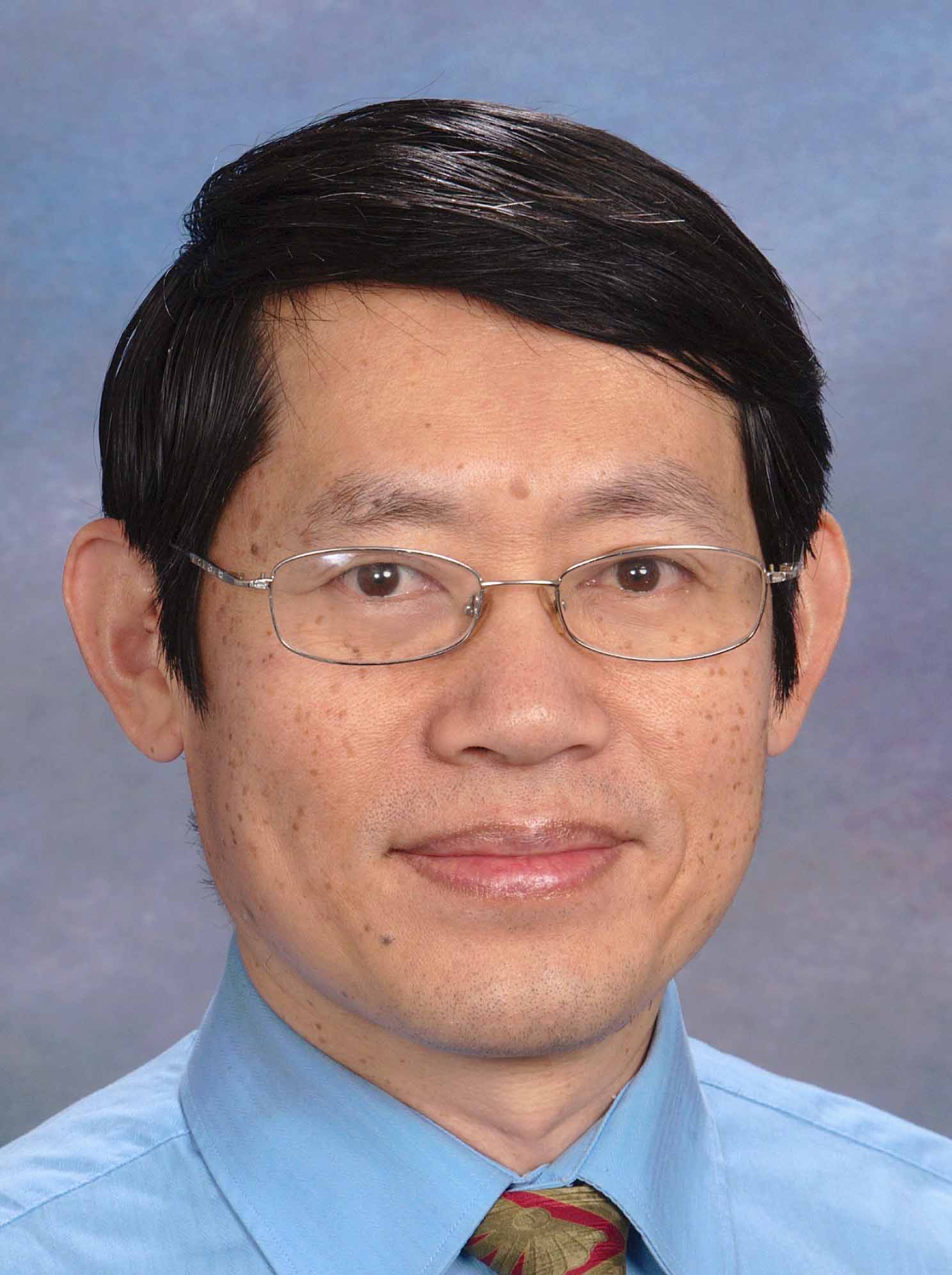 黄明东 黄明东