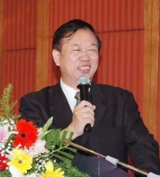 柯威