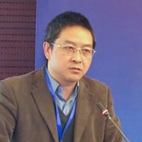 何向明 何向明