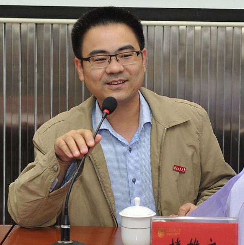楼雄文 楼雄文